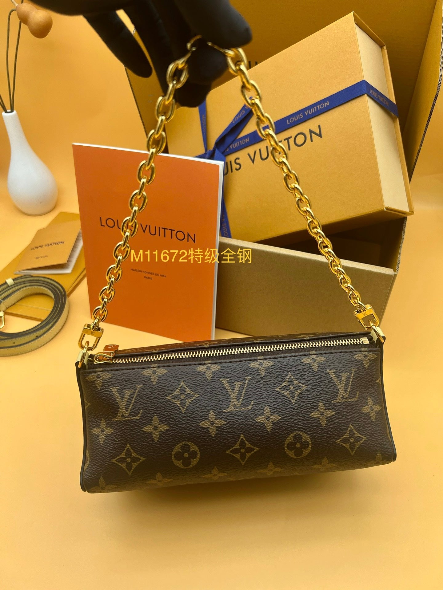 M11672 Monogram crossbody bag Brown White