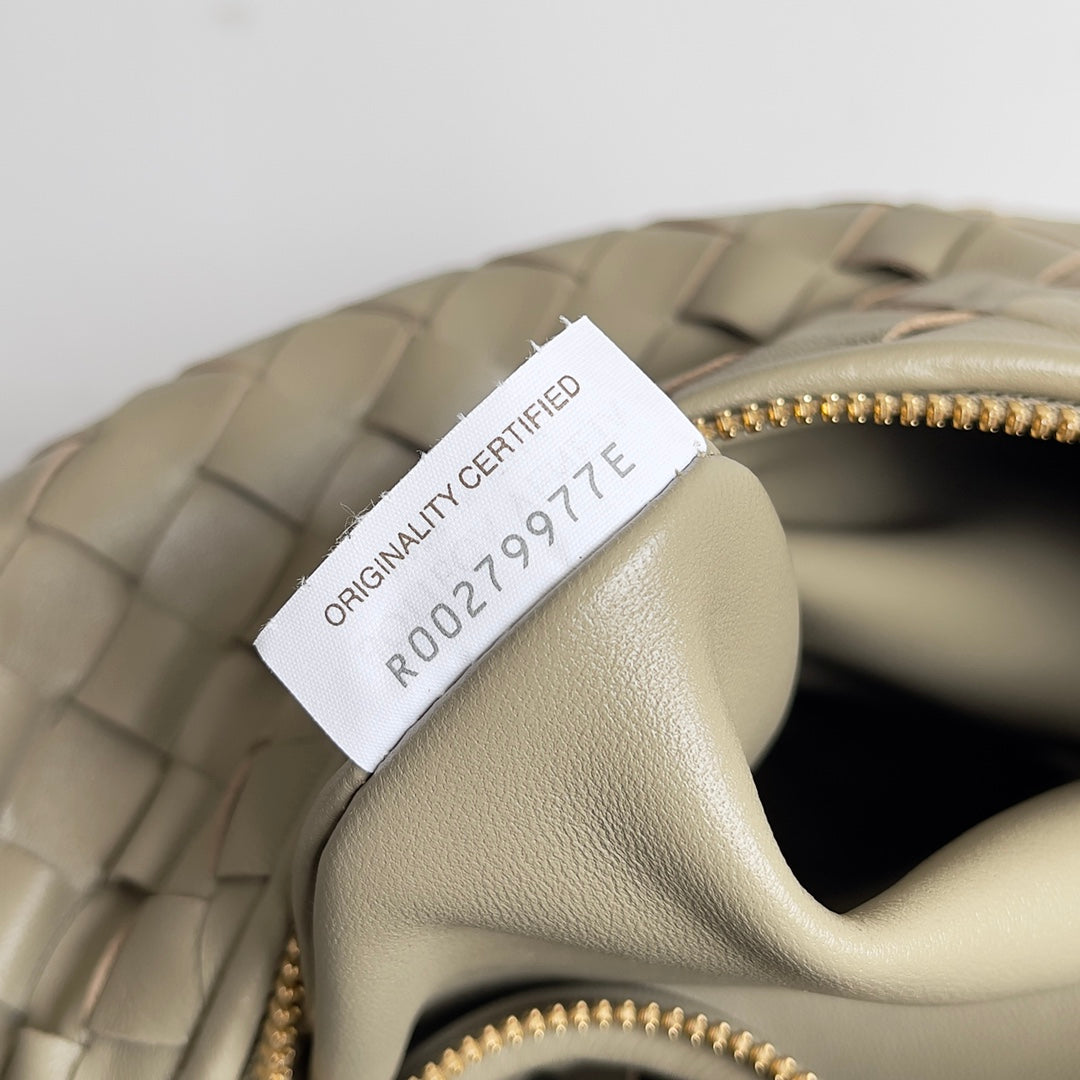 Bottega Veneta Jodie Medium Taupe 690225