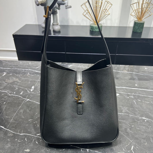 ysl 713938 cassandre 23cm black subaxillary bag