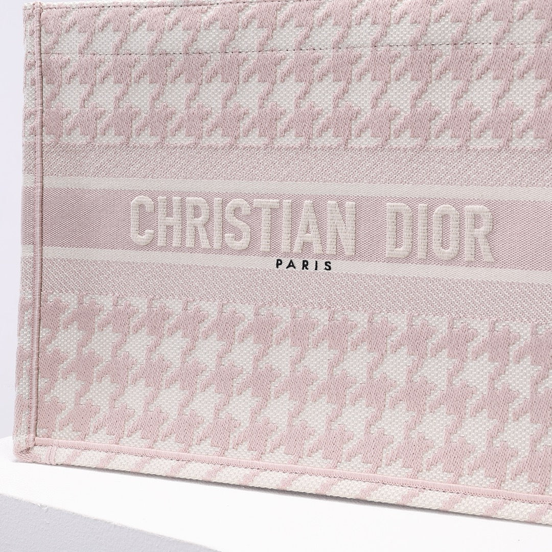 Embroidery LOGO DIOR