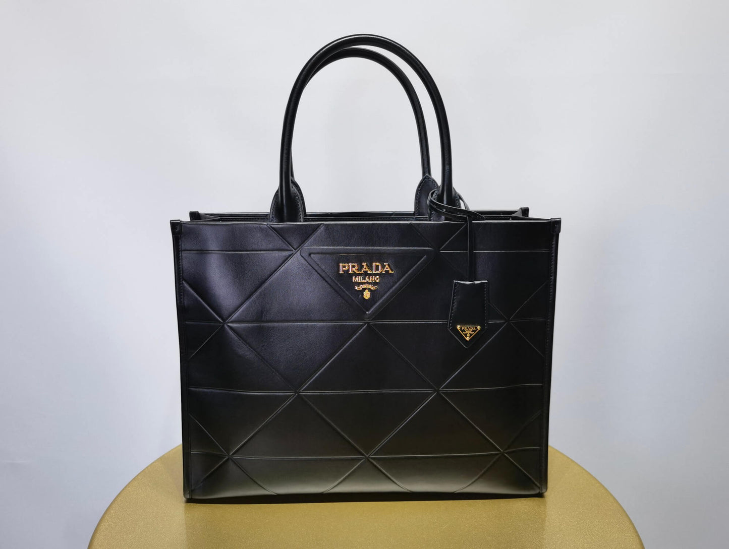 PRA 1BA377 Black cowhide leather tote bag