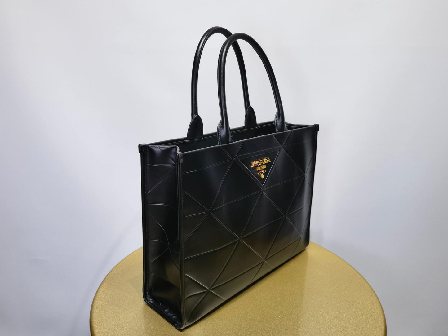 PRA 1BA377 Black cowhide leather tote bag