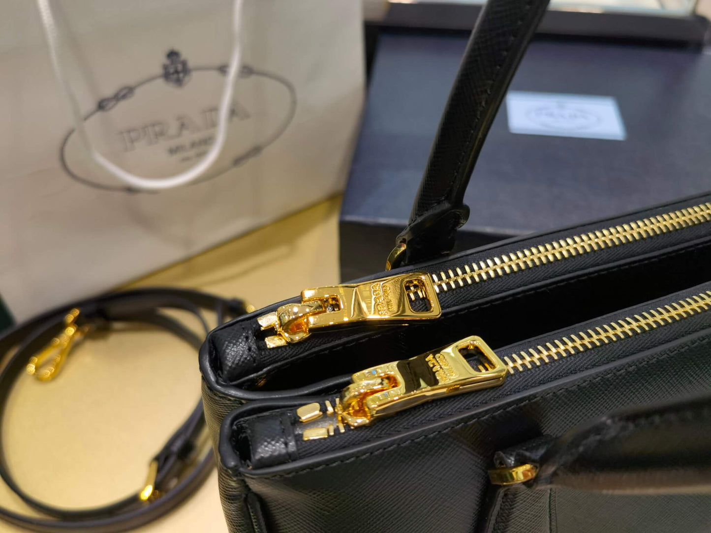 PRA 1BA863 28cm Galleria Handbag shoulder bag black