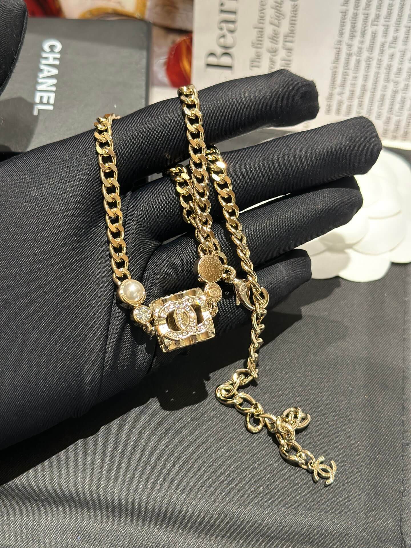 Necklace 2023 New CHA Fashion Hollow Cube Diamond Neckchain XLC11