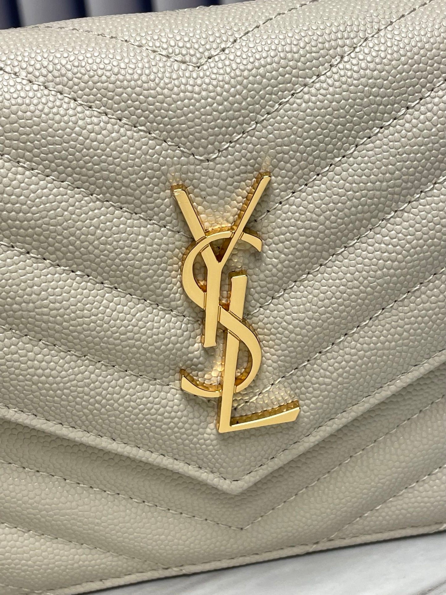 YSL WHITE GOLD HARDWARE ENVELOPE SMALL BAG IN MIX MATELASSÉ GRAIN DE POUDRE EMBOSSED LEATHER 393953