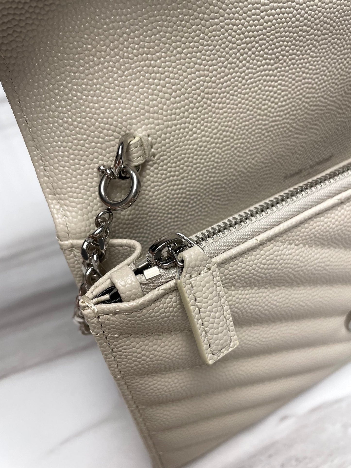 YSL WHITE SILVER HARDWARE ENVELOPE SMALL BAG IN MIX MATELASSÉ GRAIN DE POUDRE EMBOSSED LEATHER 393953