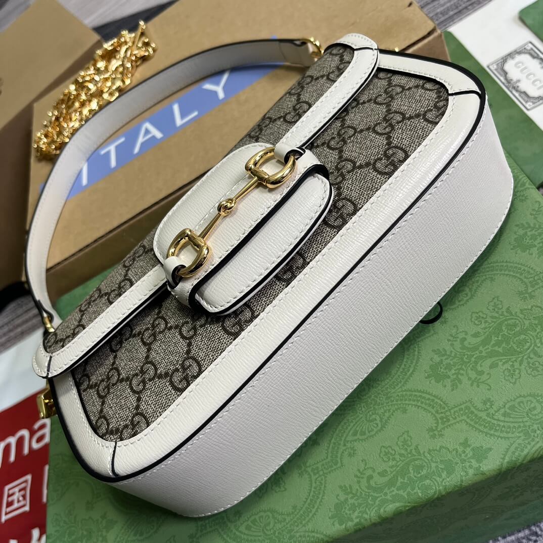 GC 735178 Horsebit 1955 shoulder bag 24CM white pvc