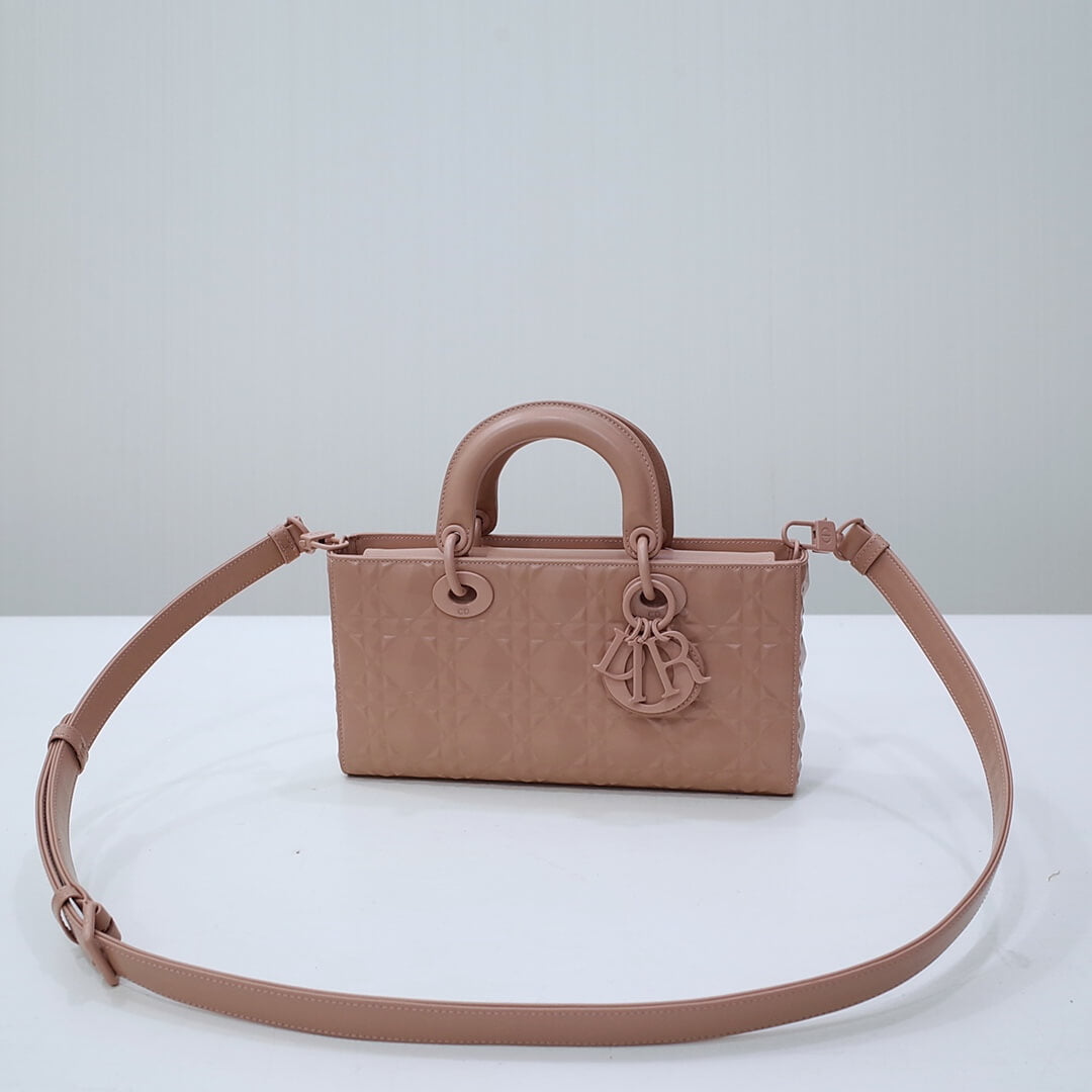 DO 8015 Lady D-Joy Handbag nude 26cm