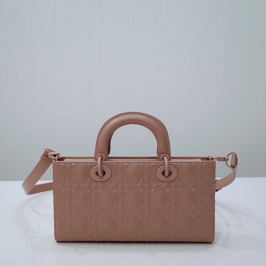 DO 8015 Lady D-Joy Handbag nude 26cm