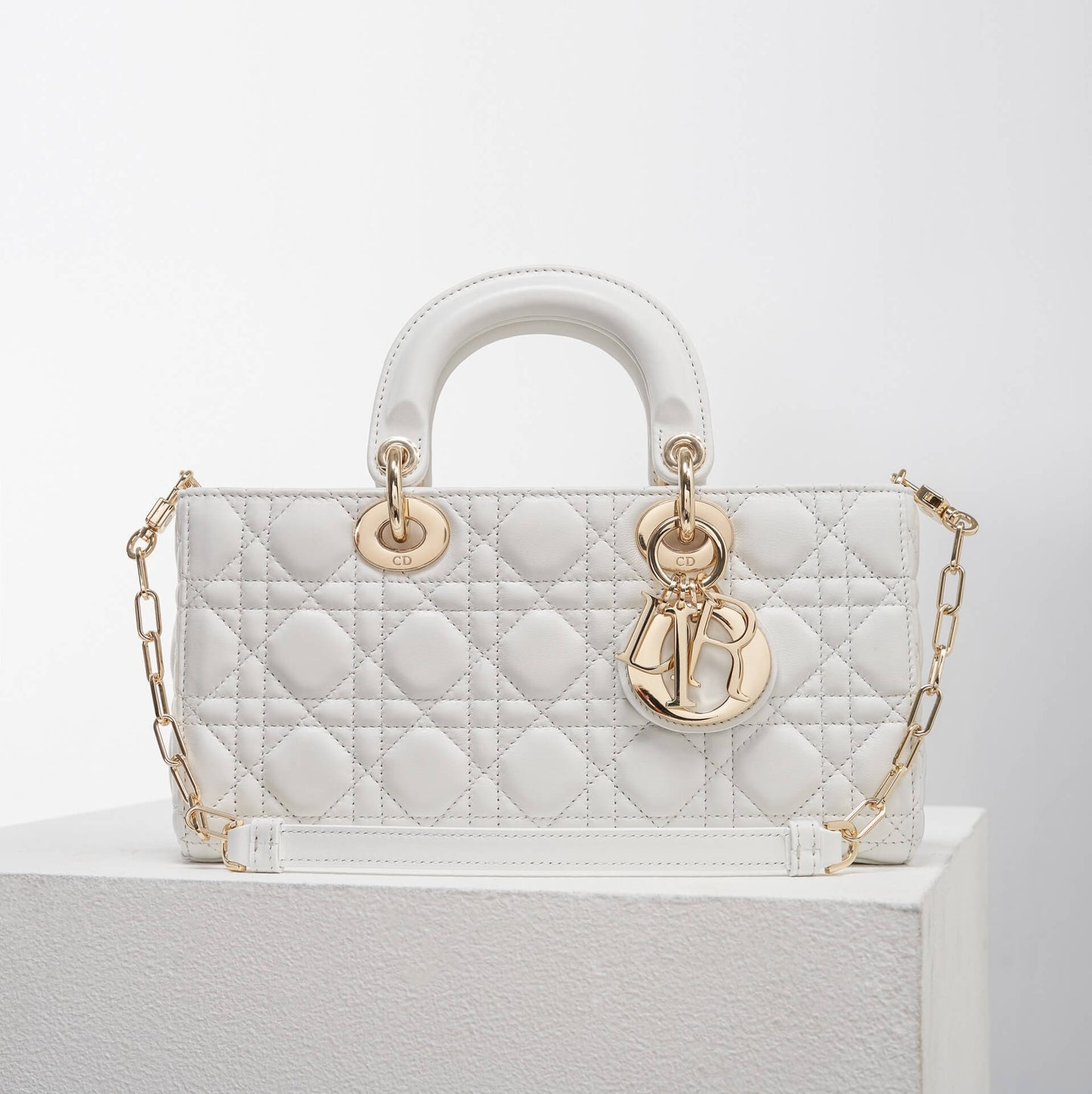 DO 8015 Lady D-Joy Handbag Pearl White 26cm