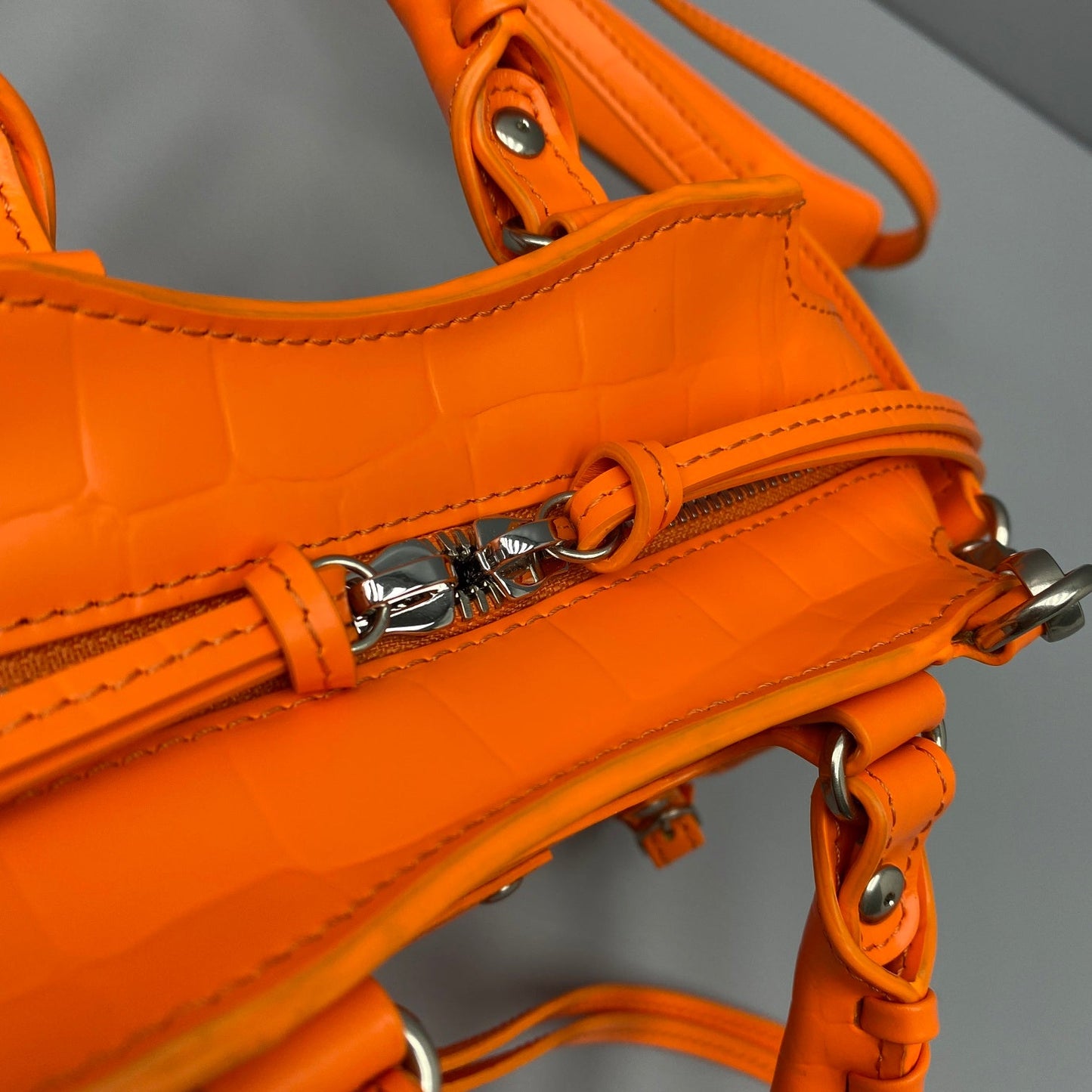 Should bag  Neo Classic mini orange