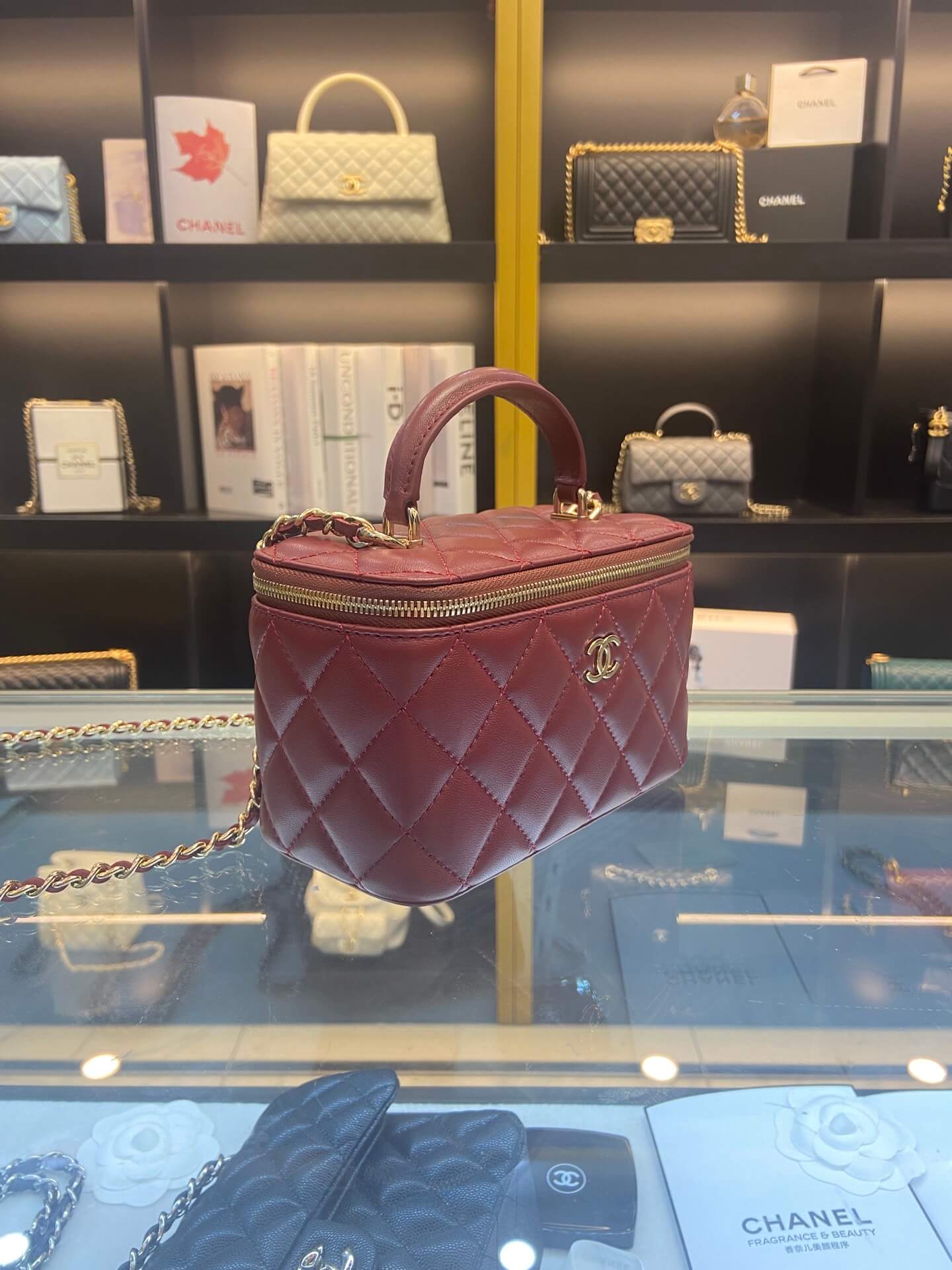 CHA AP2199 Handbag maroon Lambskin luggage