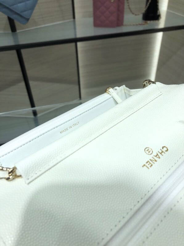 CHA AP2400 WOC white Lambskin caviar