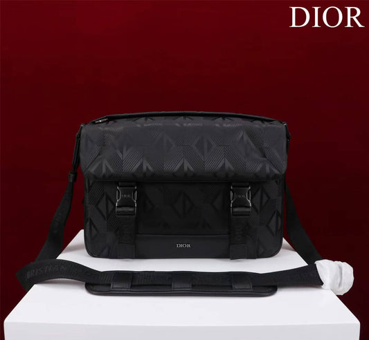 DO Black Shoulder bag  20230728