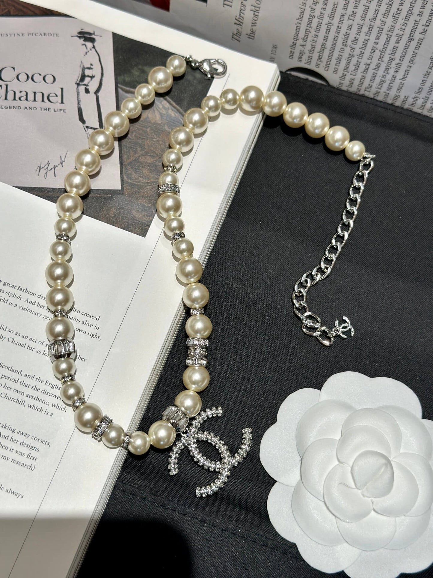 Chanel Fashion Versatile Double C Pendant Pearl Necklace XLC24