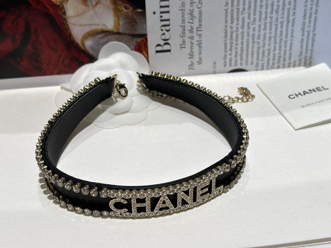 Chanel Small Fragrance Black Leather Inlaid Diamond Fashion Versatile Mesh Red Neckchain XLC18