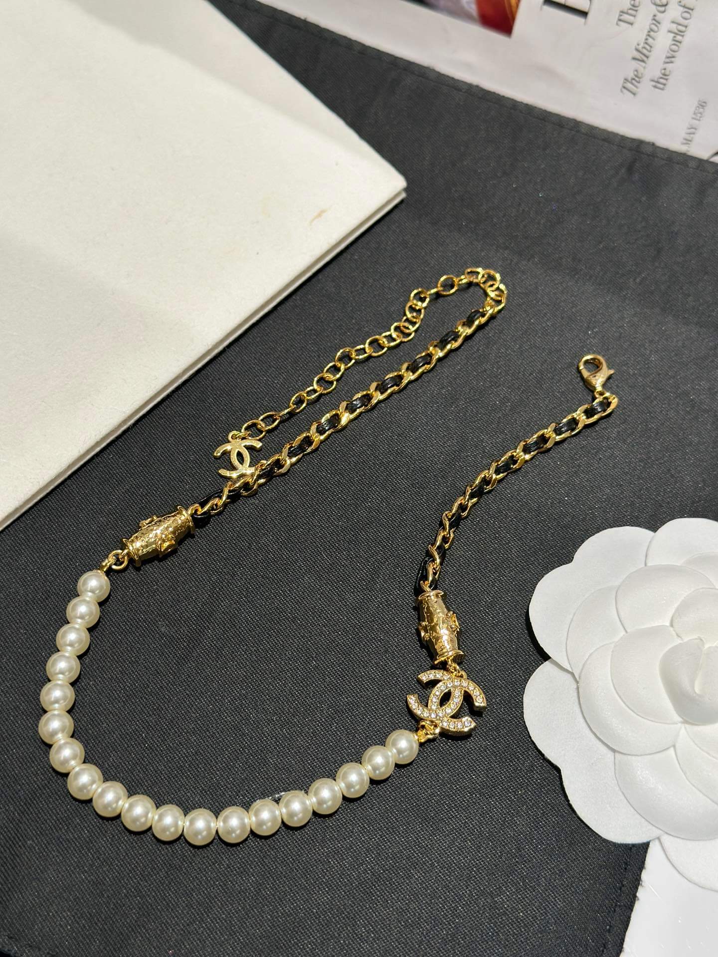 Chanel's New Pearl Chain Double C Full Diamond Sweet Cool Collar Chain XLC12