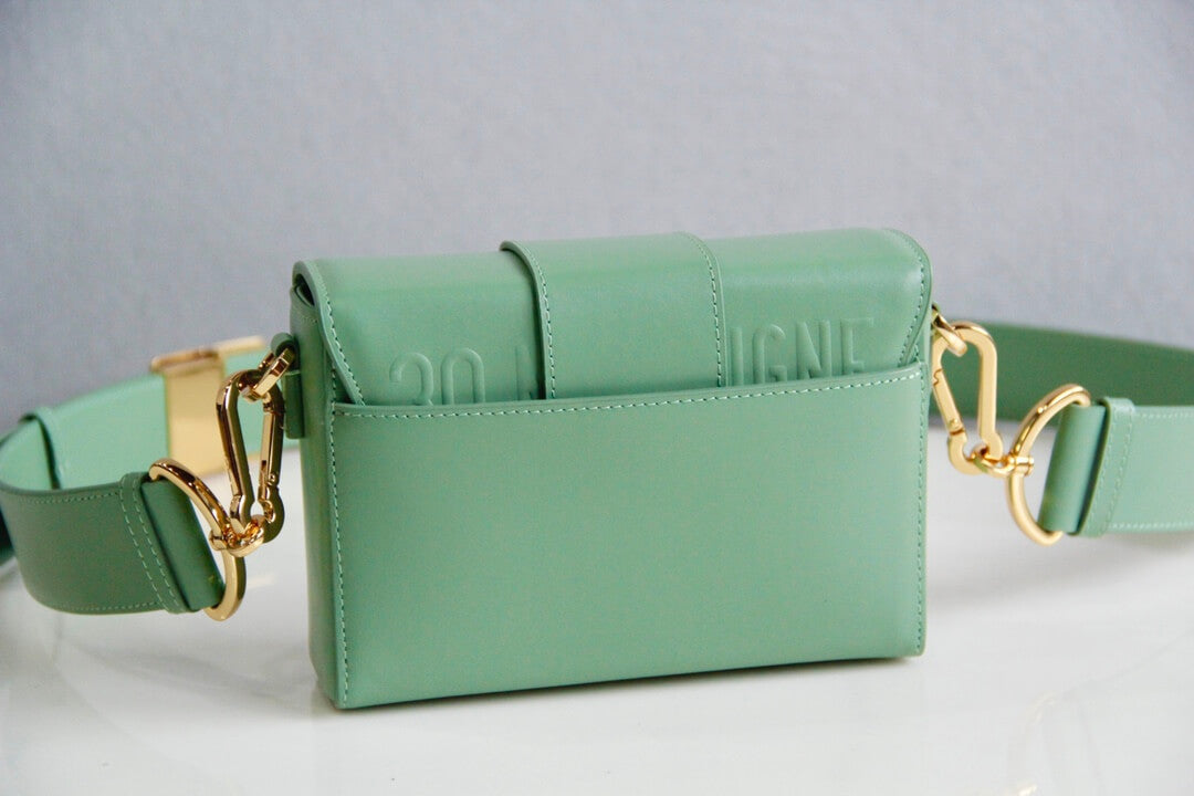 DO9008s MiniBox Oblique 30 Montaigne shoulder bag cross body bags green