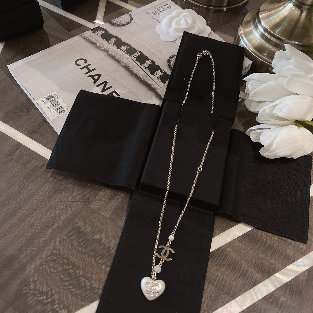 CHA HCD010 Heart Pearl and Rhinestone Necklace Free shipping