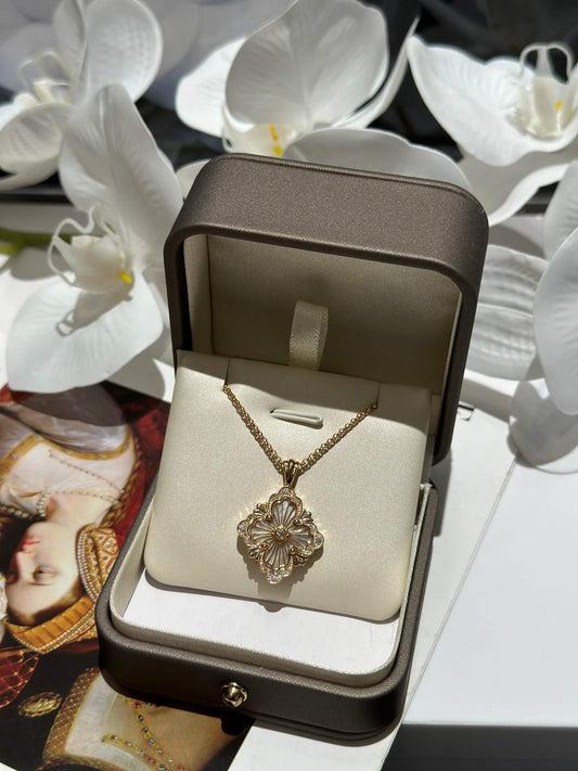 Italian brushed clover studded with diamonds, fashionable and versatile collarbone necklace XLKD002C33