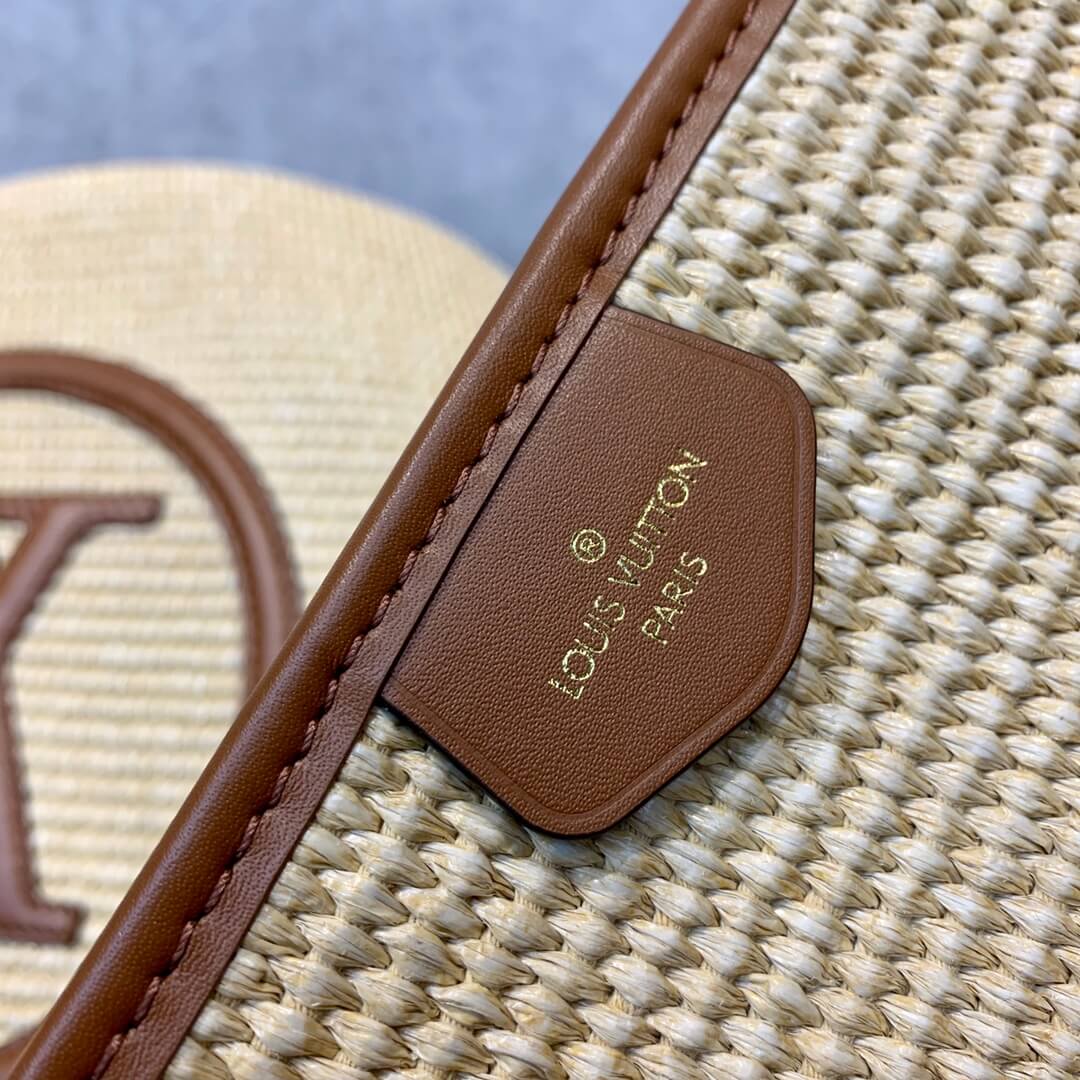 gold logo on the leather of M59808