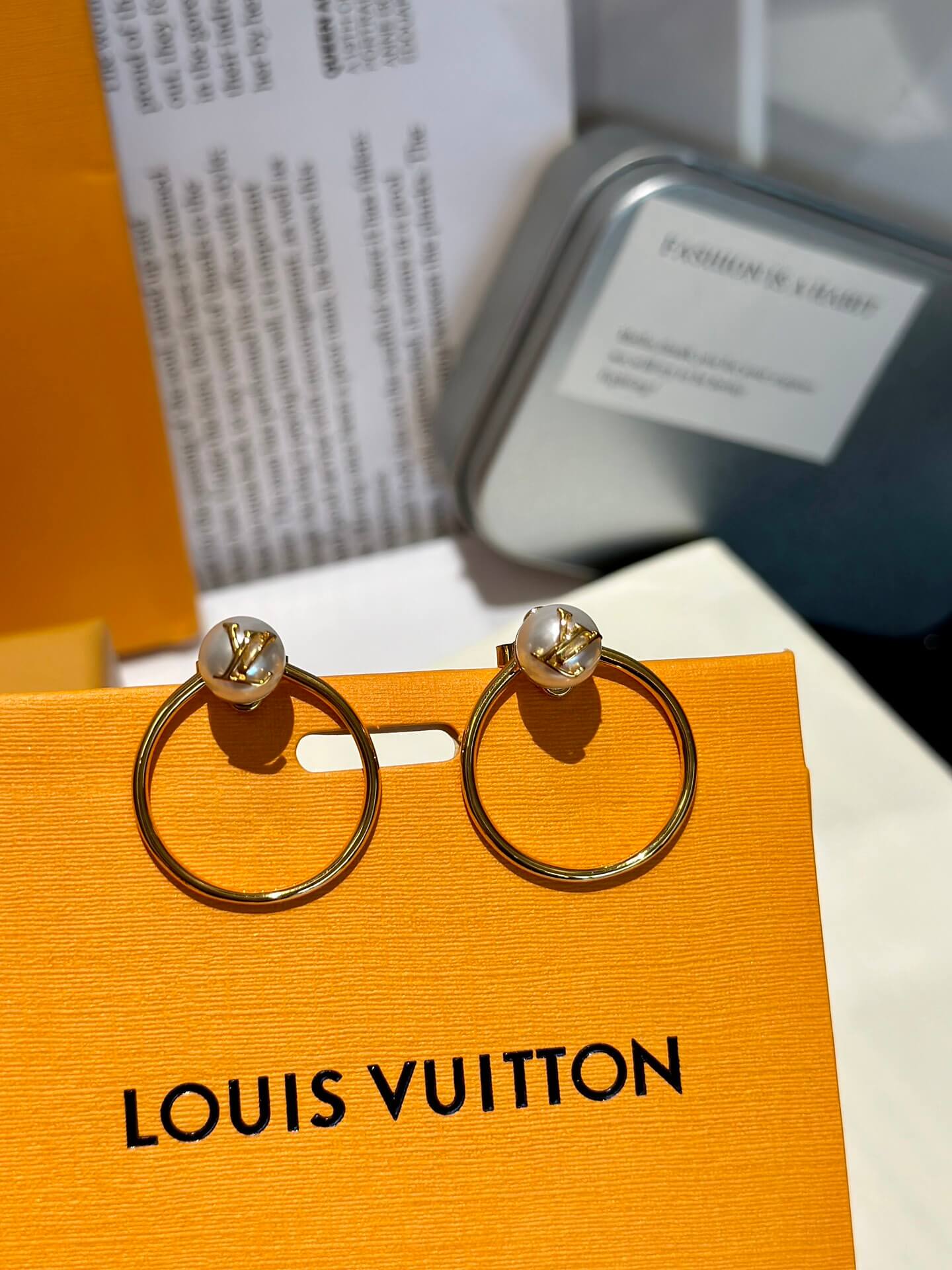 LV Classic Simple Premium Round Pearl Light Gold Earrings EHC13