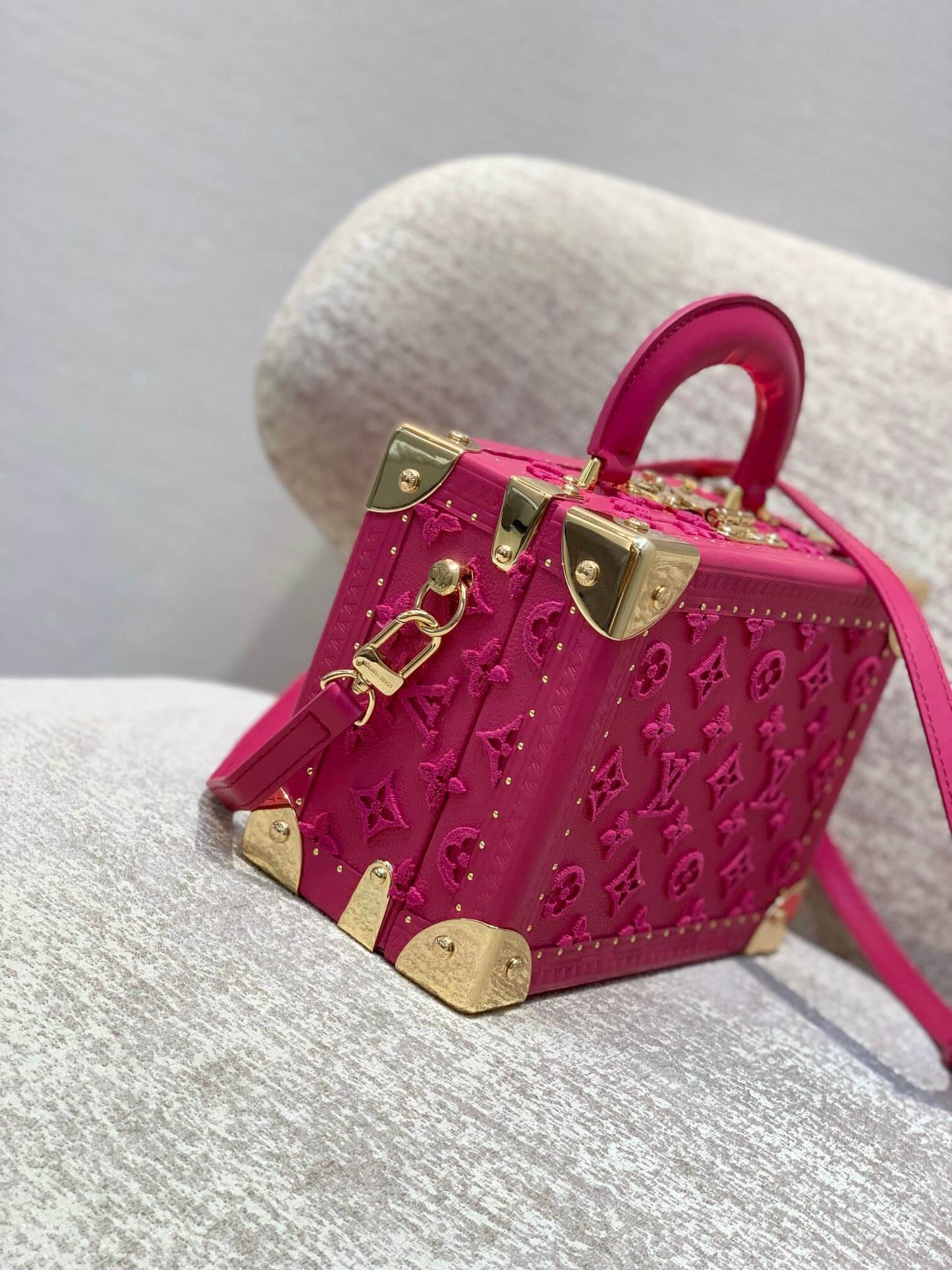 M20468 VALISETTE TRESOR rose red embroidery Box bag 22.5cm