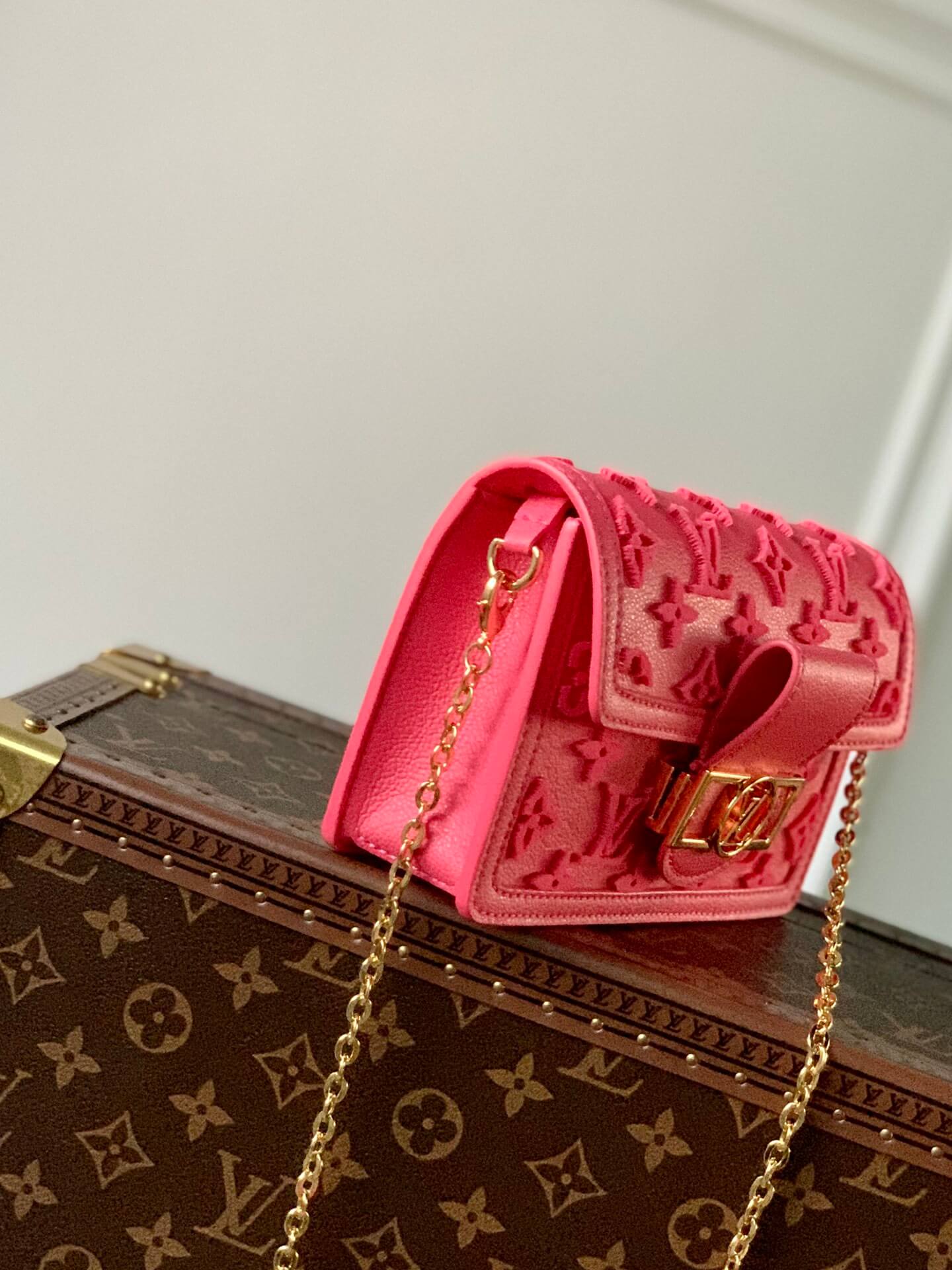 M20747 MINI DAUPHINE Monogram Reverse cross body bags shoulder bag rose red 20cm 25cm