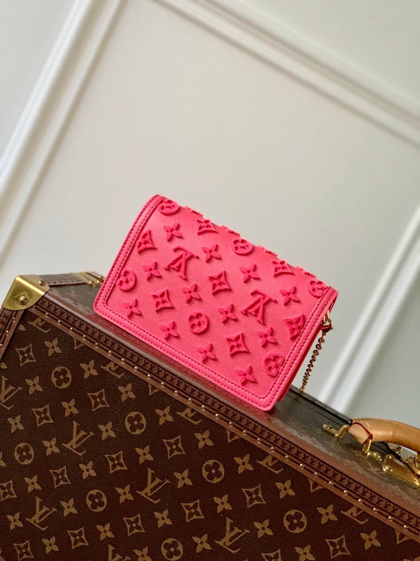 M20747 MINI DAUPHINE Monogram Reverse cross body bags shoulder bag rose red 20cm 25cm