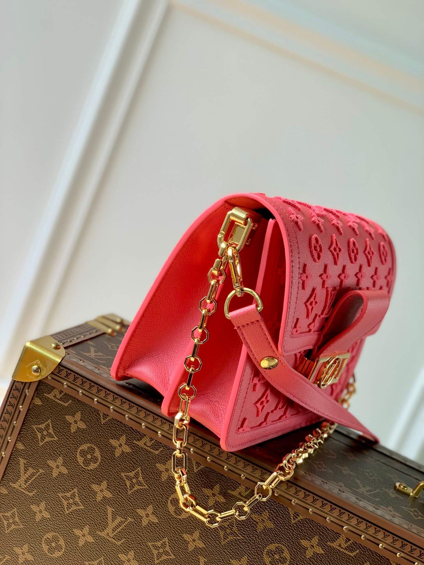 M20747 MINI DAUPHINE Monogram Reverse cross body bags shoulder bag rose red 20cm 25cm