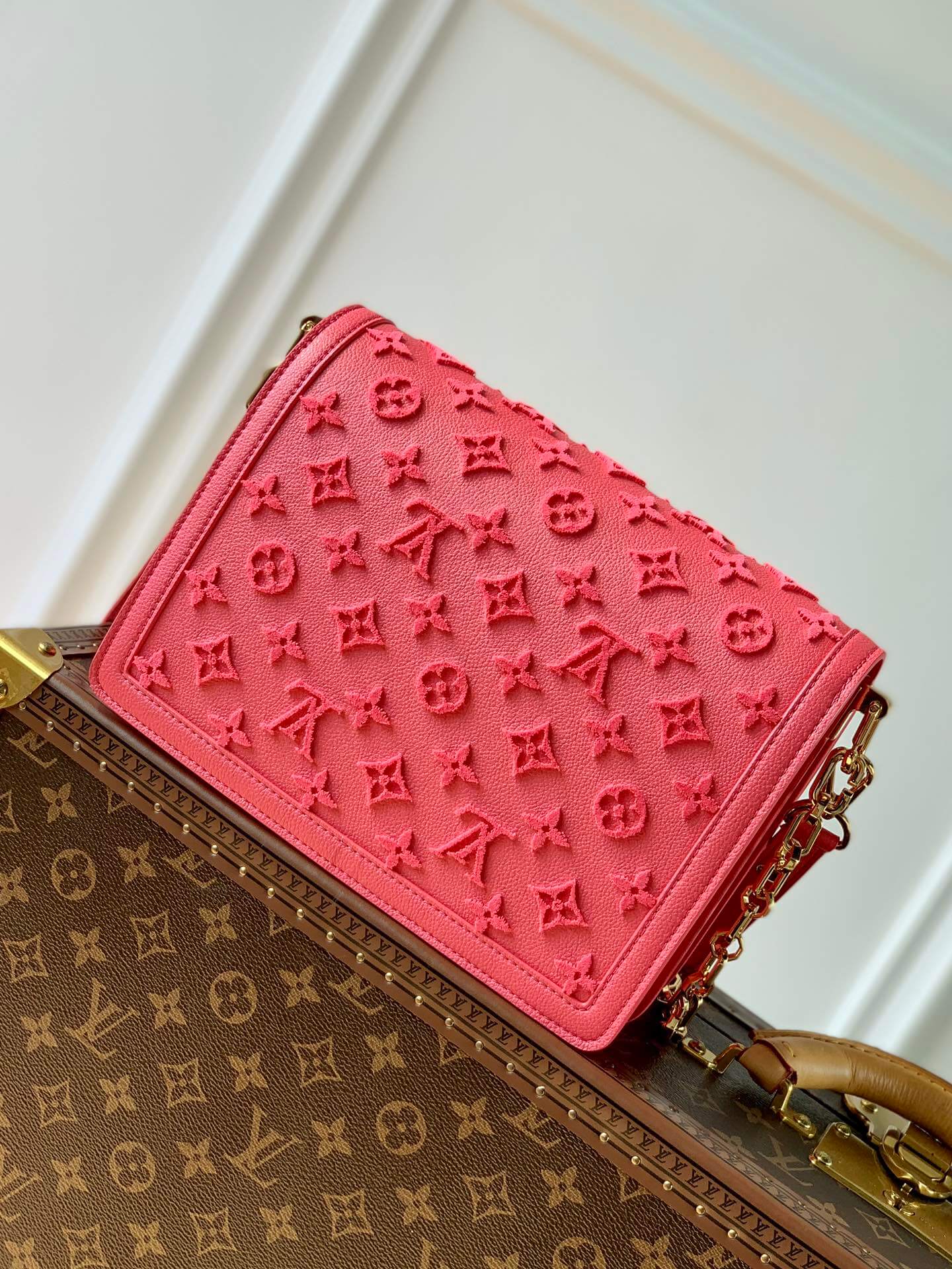 M20747 MINI DAUPHINE Monogram Reverse cross body bags shoulder bag rose red 20cm 25cm