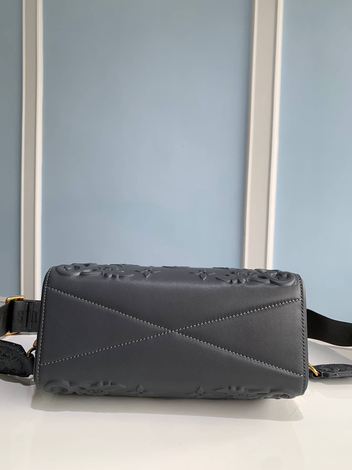 M21835 City Keepall Cross body bag grey