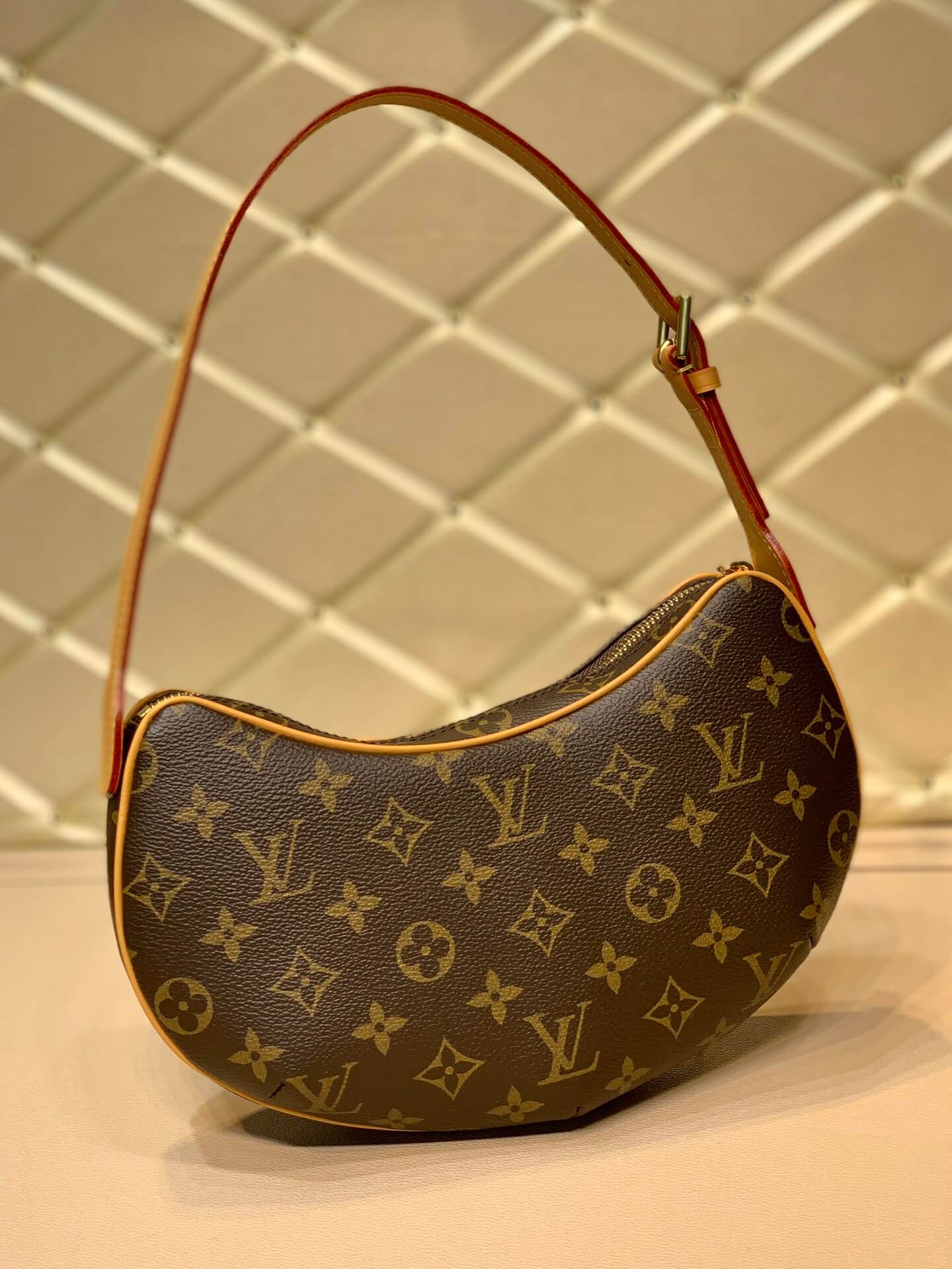 M51510 POCHETTE CROISSANT brown monogram 26cm subaxillary bag