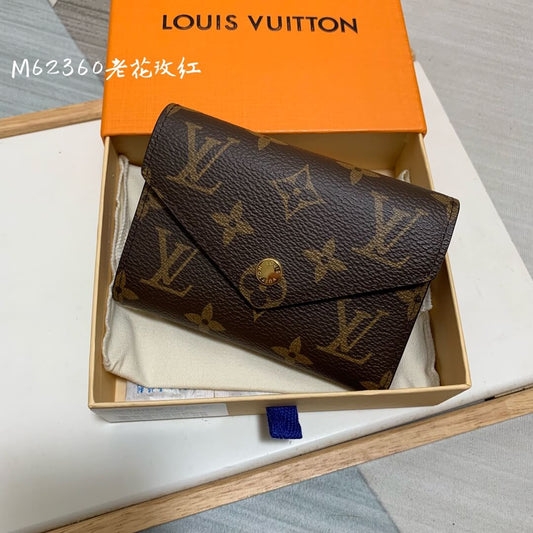 Victorine Wallet Monogram in Rose - Small Leather Goods M62360, LOUIS  VUITTON ®