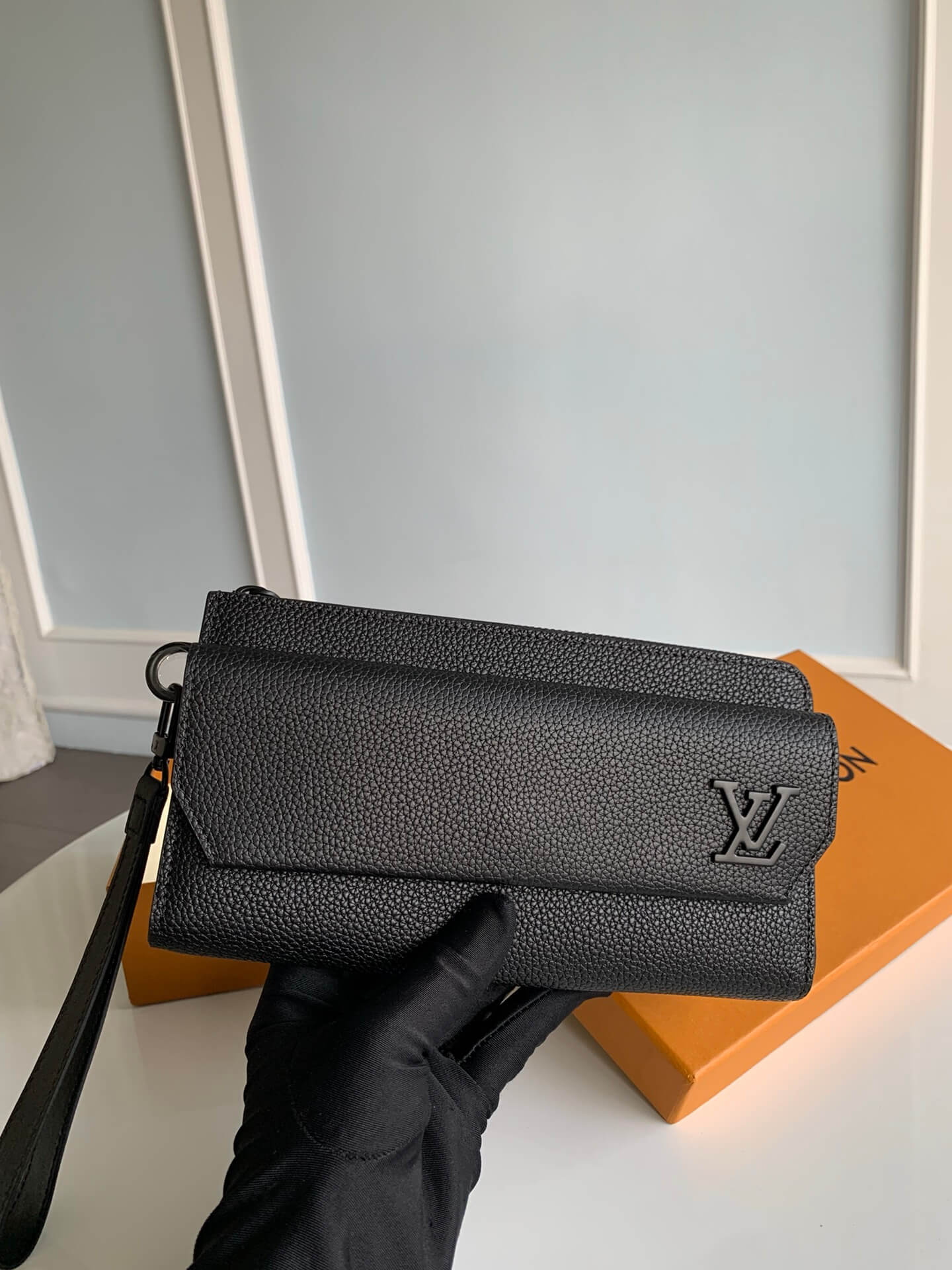 black wallet