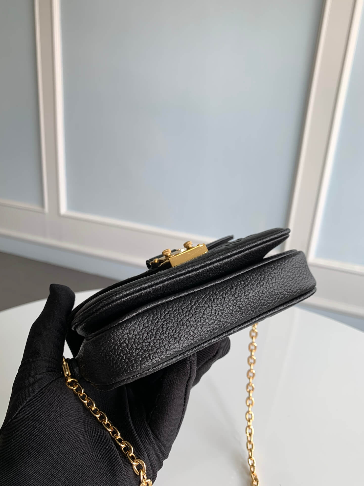 women's style in summer black small bag