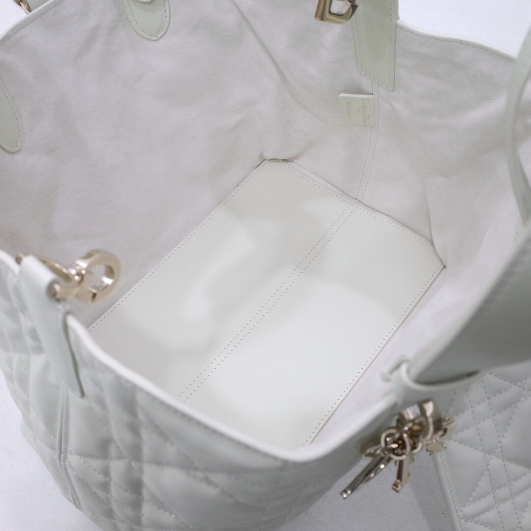 DIO MEDIUM DIOR TOUJOURS BAG White Macrocannage Calfskin M2821OSHJ_M900 23017