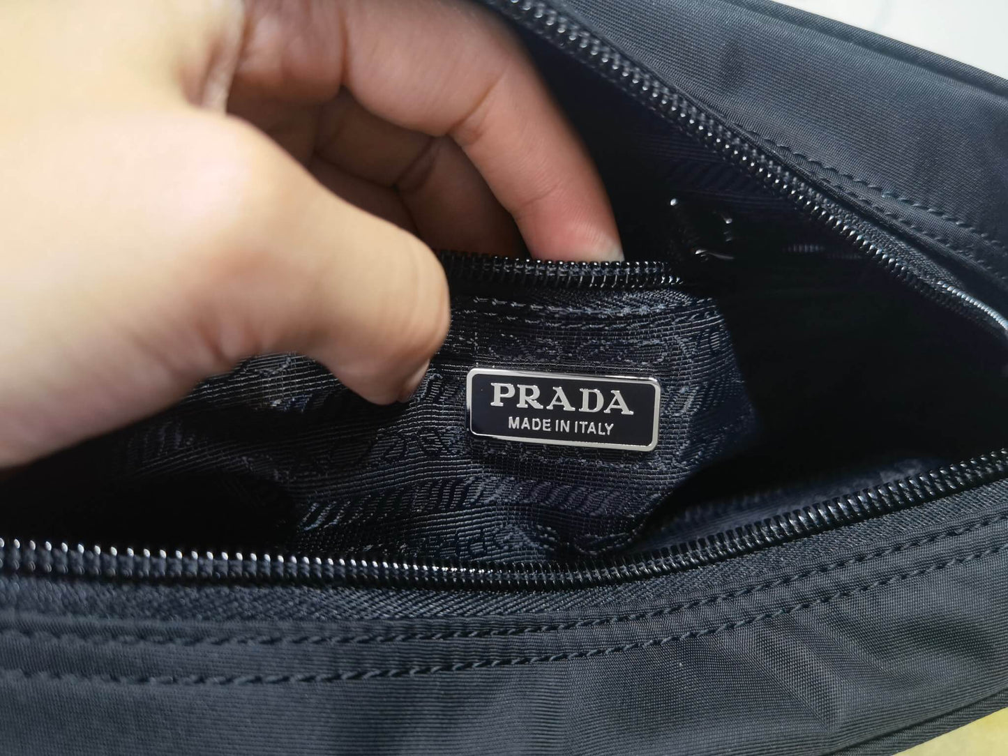 PRA 1BC167 Re-Nylon shoulder bag black