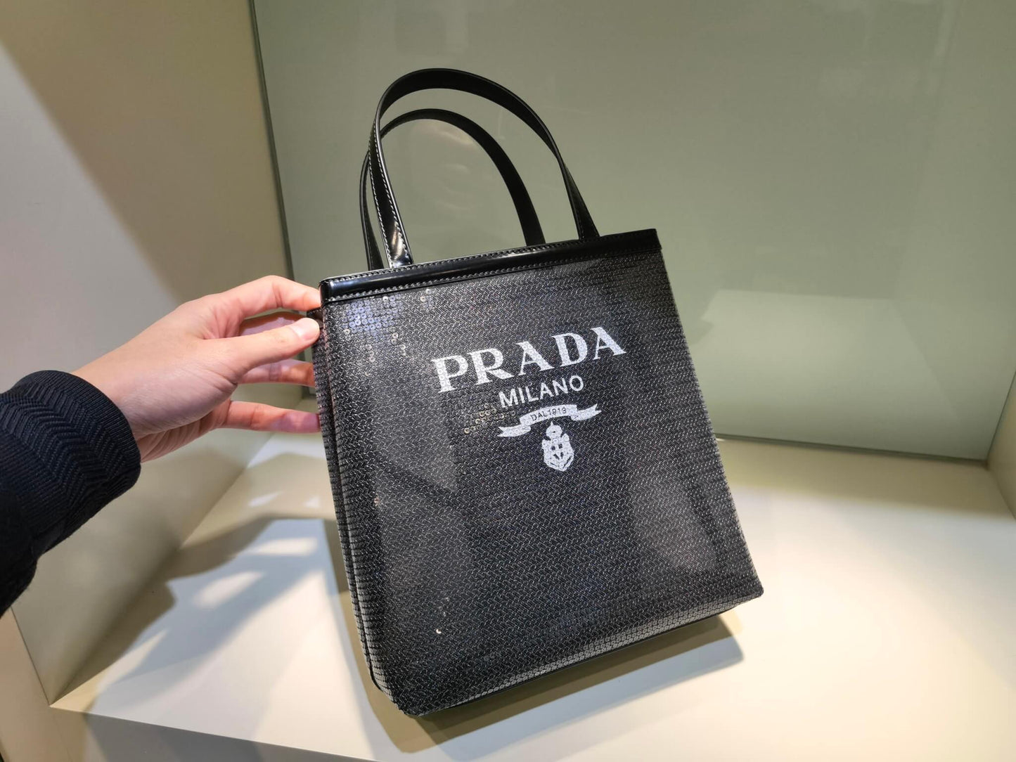 PRA Small Shiny grid mesh tote bag black 1BG417