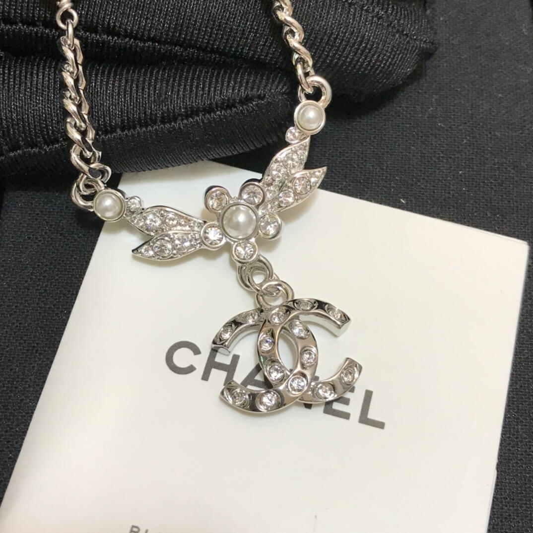 CHA Cc necklace silver Free shipping