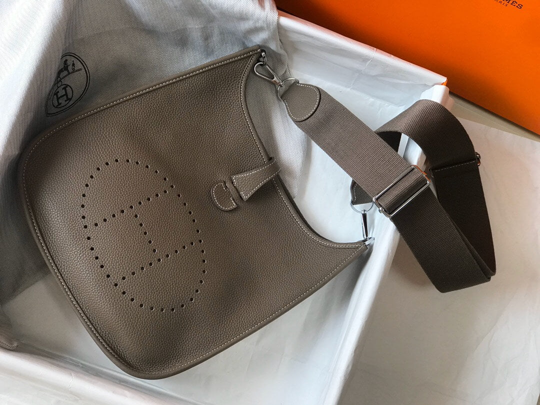 shoulder bag elephant grey in summer 2022