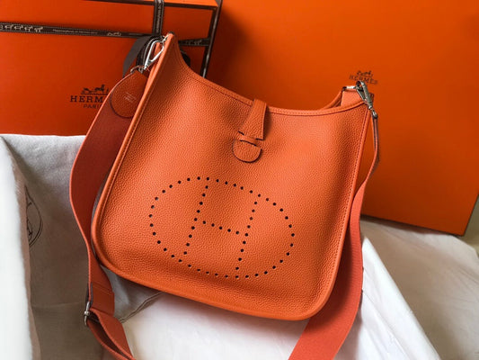 HM Evelyne Bag MM 28 Togo calfskin orange Machine sewing