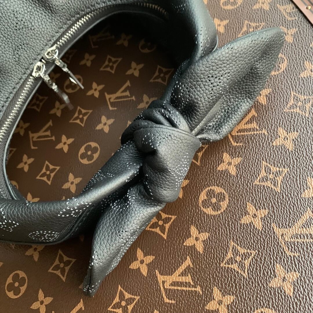 M20701 Why Knot PM Monogram elephant grey 28cm