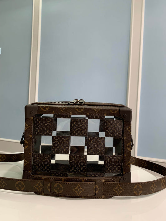 M20871 Side trunk Monogram Chess 25cm brown