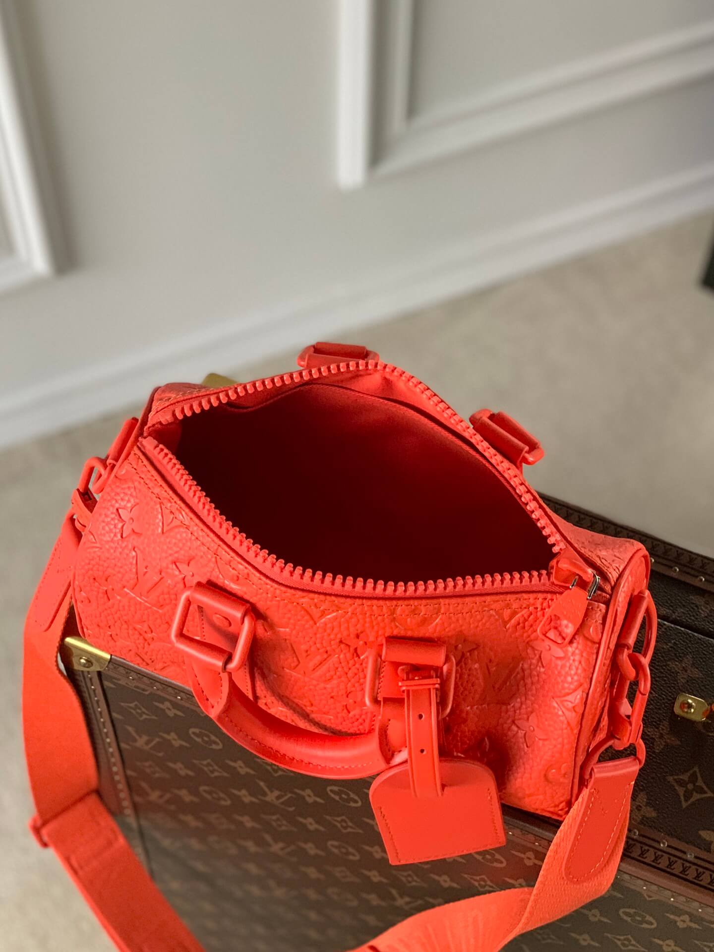 M20900 KEEPALL BANDOULIÈRE 25 Embossing red