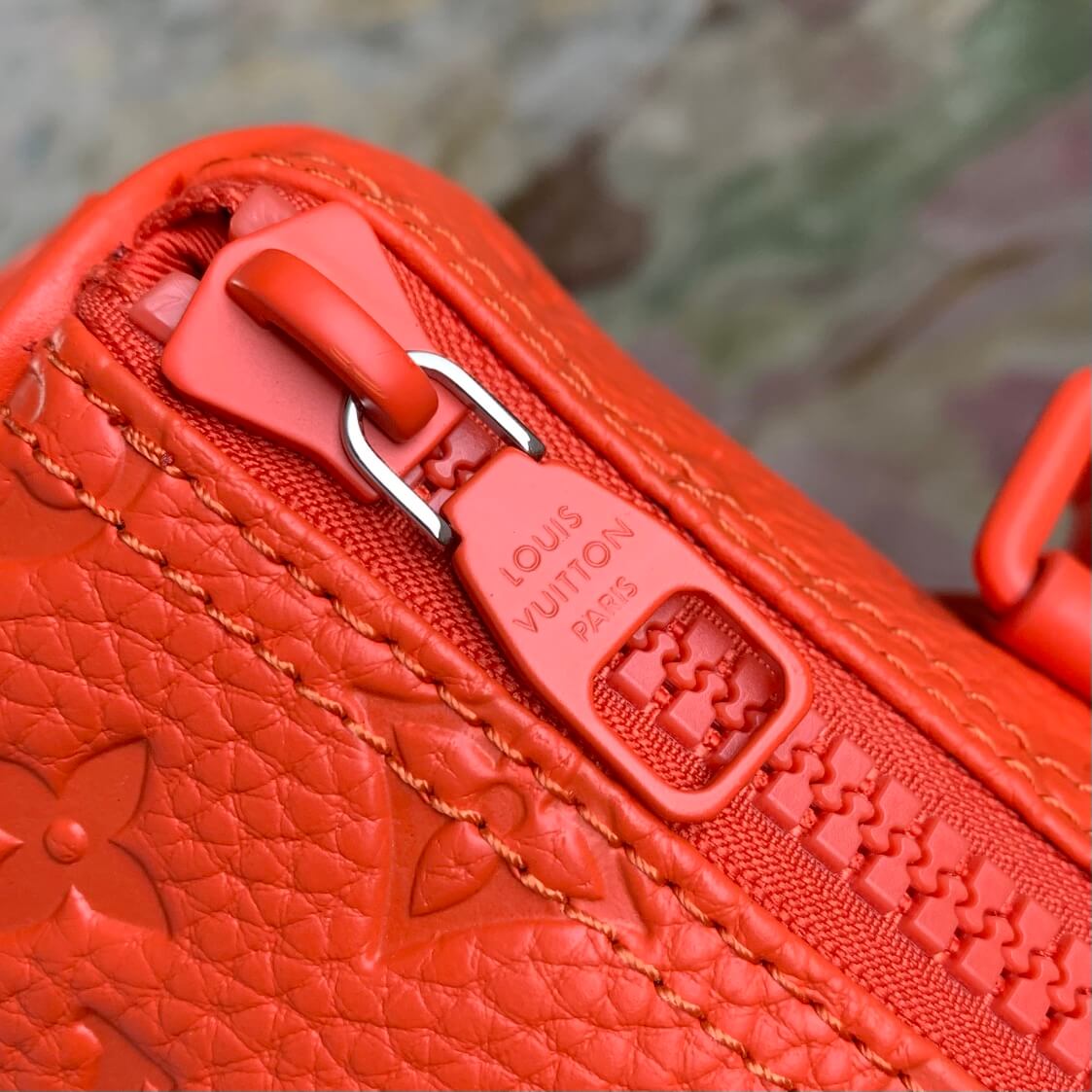 M20900 KEEPALL BANDOULIÈRE 25 Embossing red