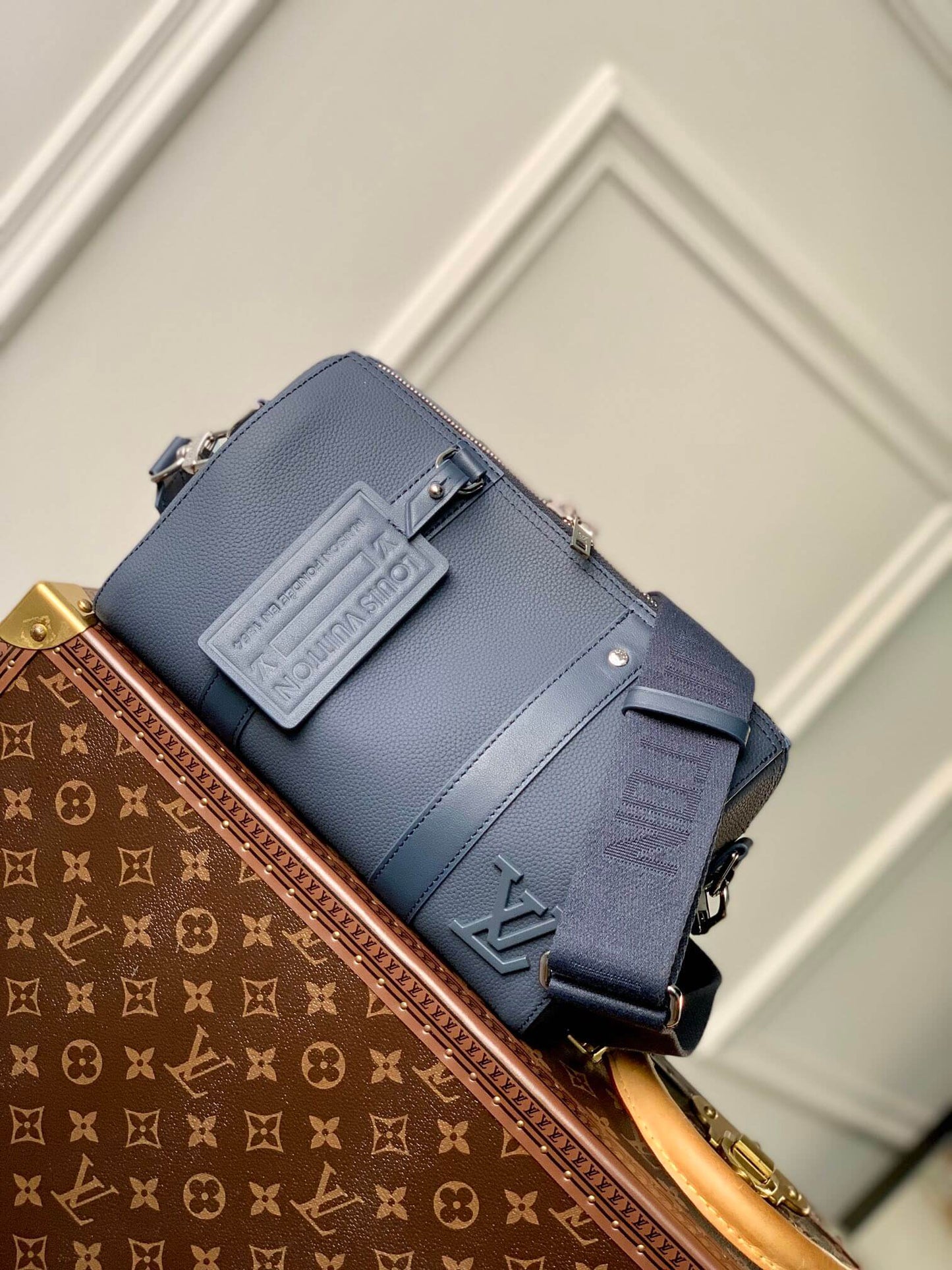 M21438 CITY KEEPALL Damier Distorted 27CM blue