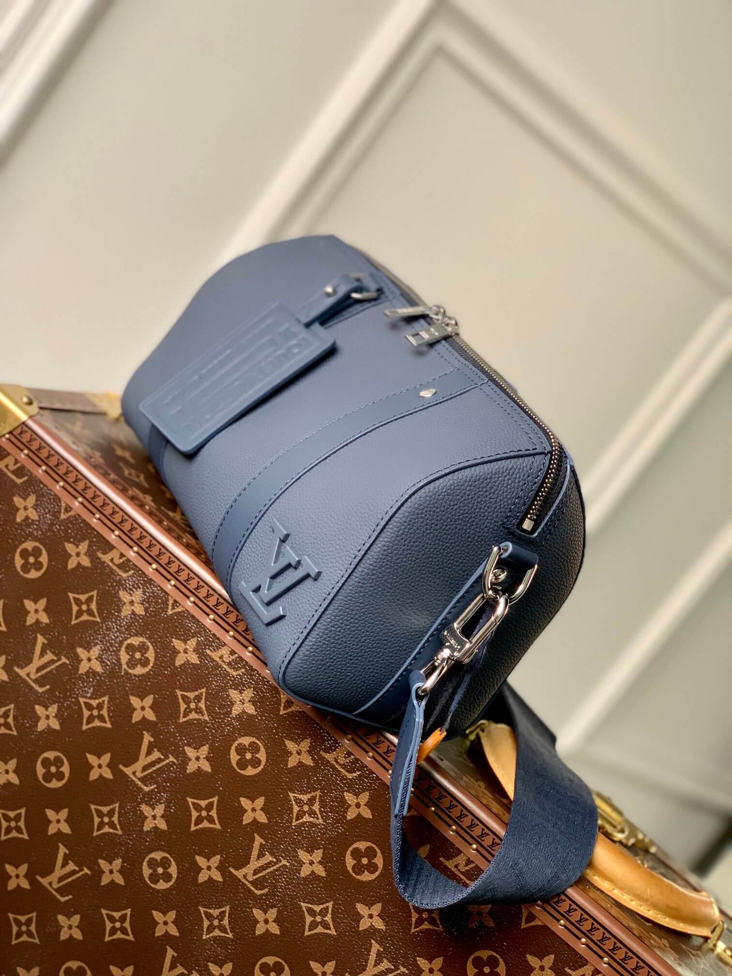 M21438 CITY KEEPALL Damier Distorted 27CM blue