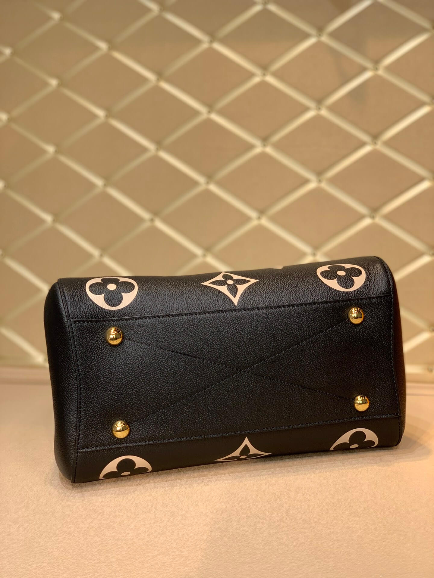 M41048 MONTAIGNE MM Monogram Empreinte 33cm black