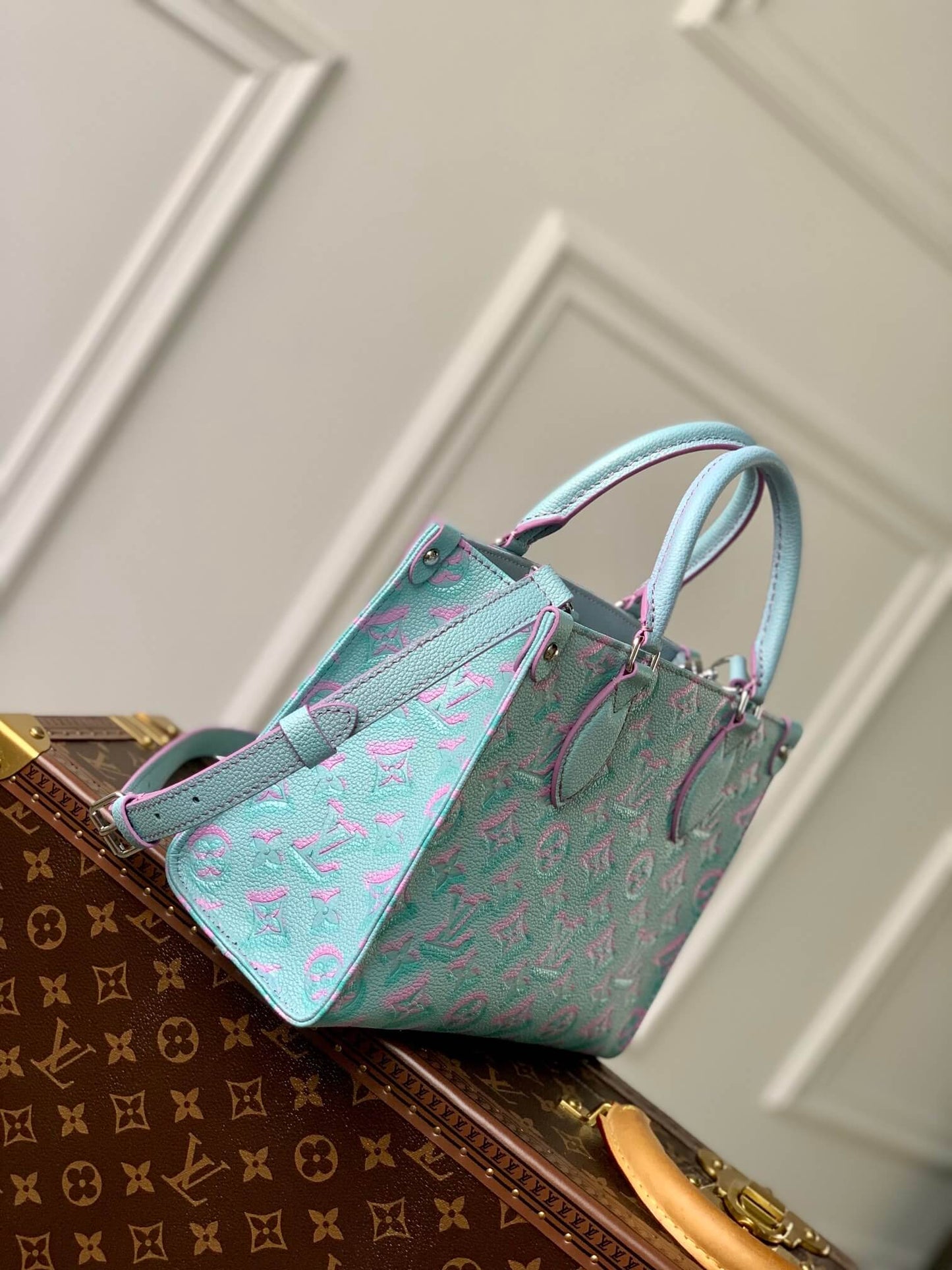 M46270 Onthego Monogram Empreinte 25cm green